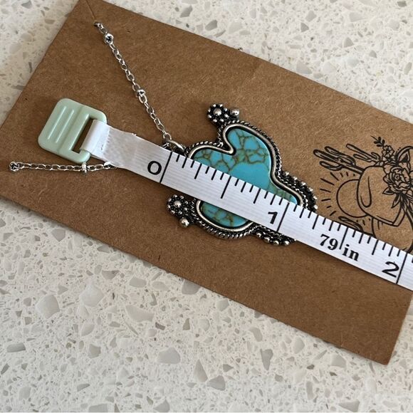 Western Turquoise Stone Decor cactus Pendant Necklace - Picture 6 of 9